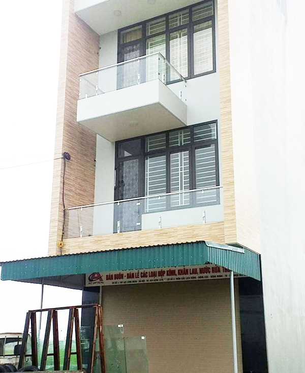 ban-cong-kinh-gia-re-004