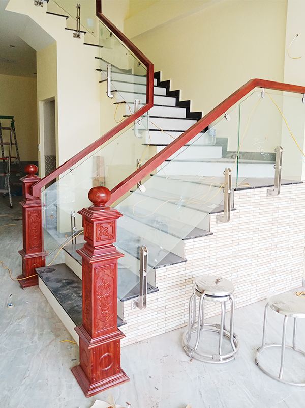 cau-thang-kinh-dep-020