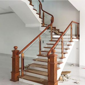 Cầu thang kính trụ hợp kim nhôm tay vịn gỗ CT031
