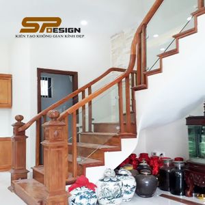 Cầu thang kính trụ song gỗ Lim Nam Phi CT050