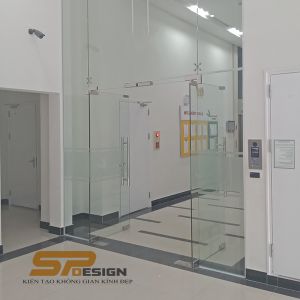 Cửa kính vách kính cường lực CK035