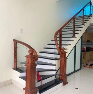 Cầu thang kính đẹp CT087
