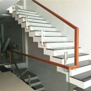 Cầu thang kính đẹp CT083