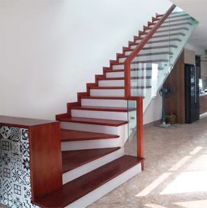 Cầu thang kính đẹp CT084