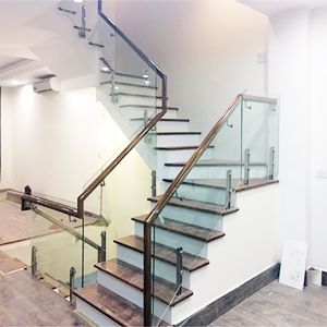 Cầu thang kính đẹp CT085