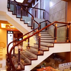Cầu thang kính trụ cao hợp kim nhôm bắt mặt bậc CT010